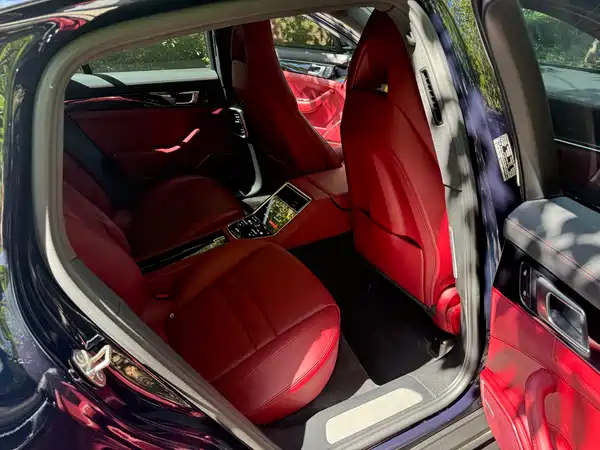 Porsche Panamera 2022