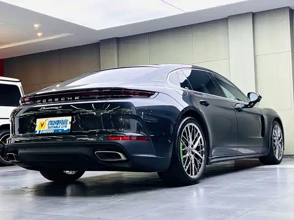 Porsche Panamera 2025