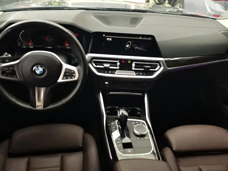 BMW 3 Series 2021 — фото 12