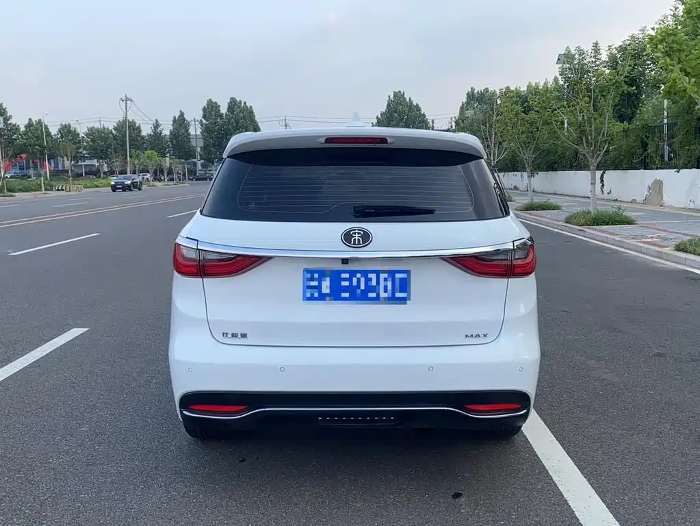 BYD MAX 2019 — фото 5