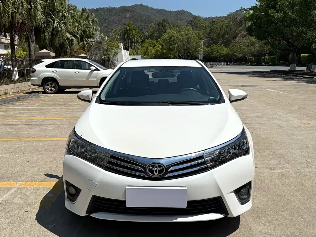 Toyota Corolla 2015 — фото 2