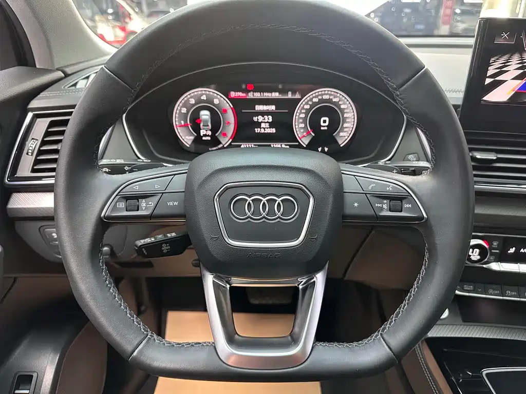 Audi Q5L 2022 — фото 12
