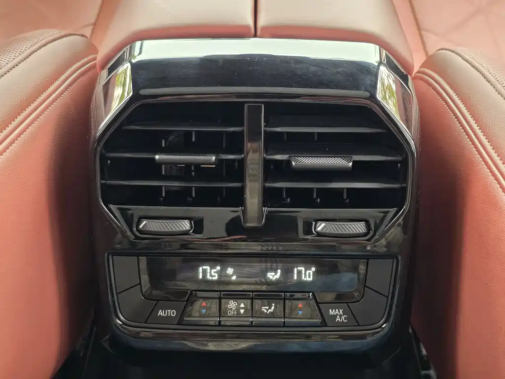 BMW iX 2022 — фото 19