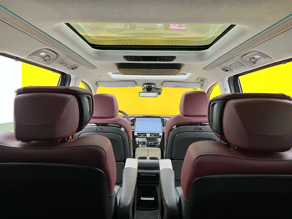 GAC Motor Trumpchi E9 2025 — фото 38
