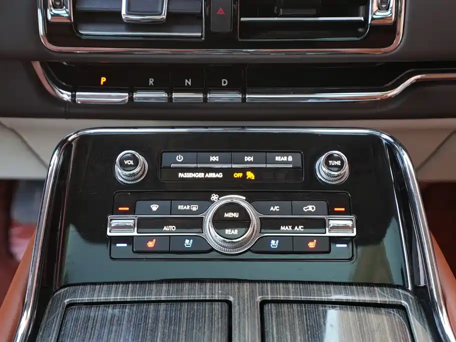 Lincoln Navigator 2018 — фото 12