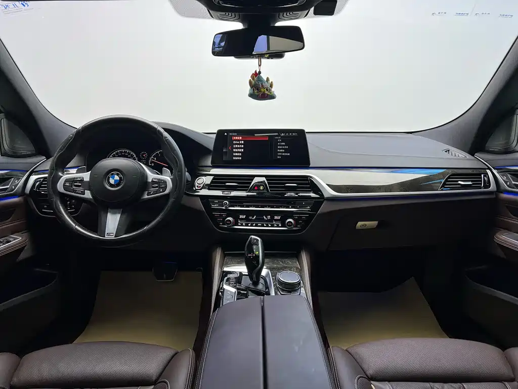 BMW 6 Series GT 2018 — фото 13