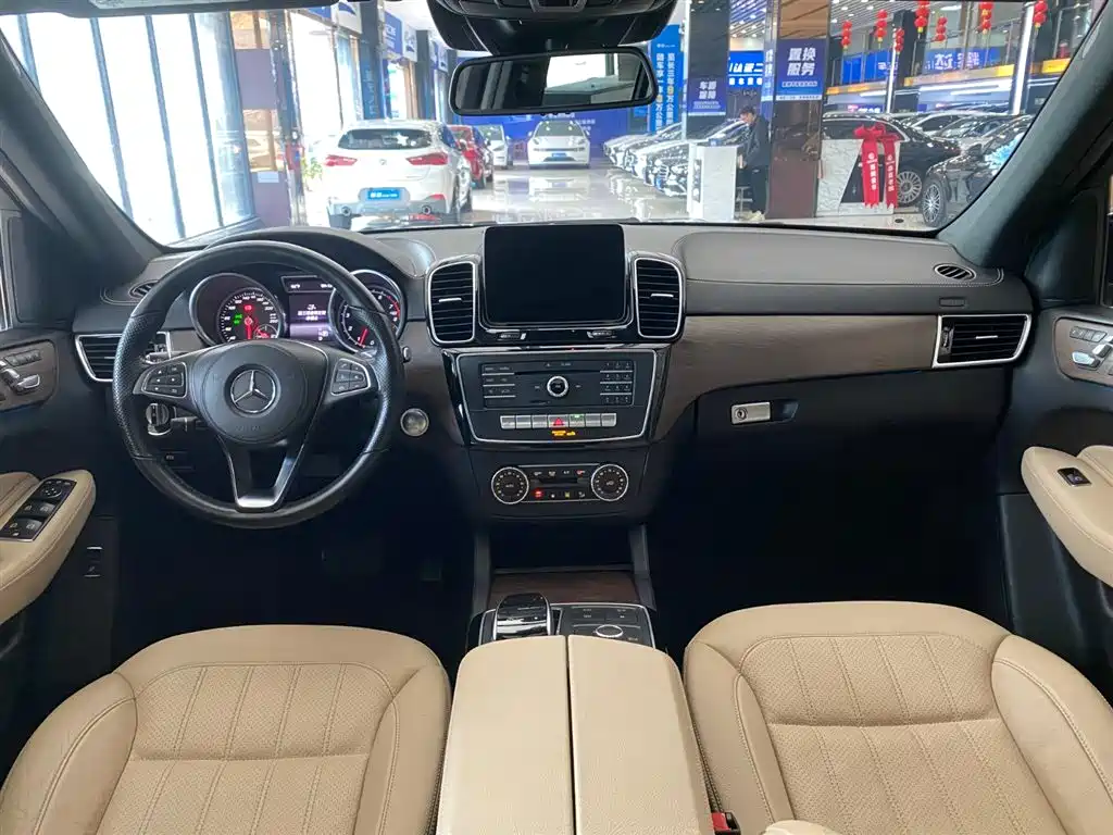 Mercedes-Benz GLS 2017 — фото 15