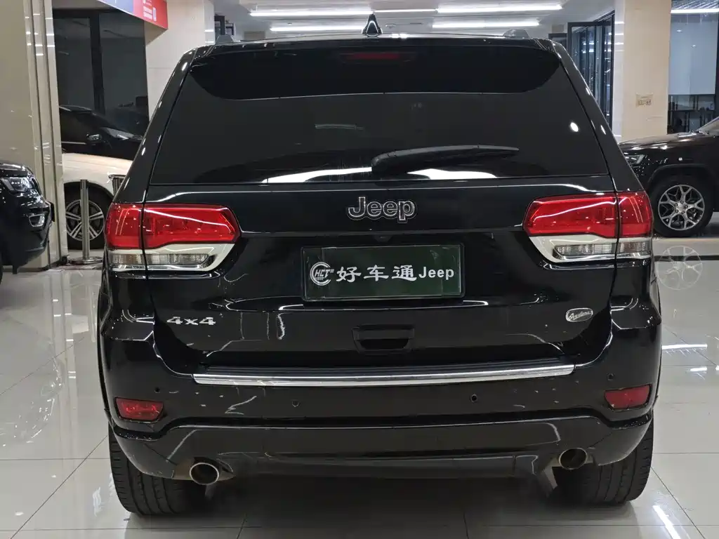 Jeep Grand Cherokee 2016 — фото 18