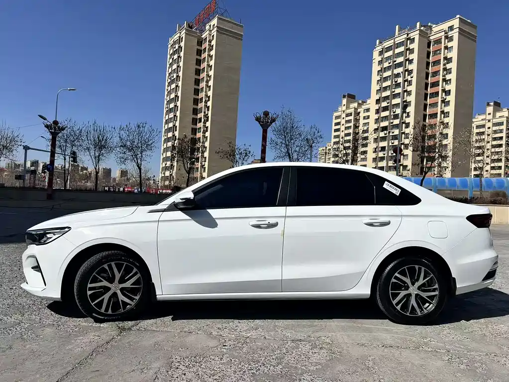 Geely Emgrand 2023 — фото 15