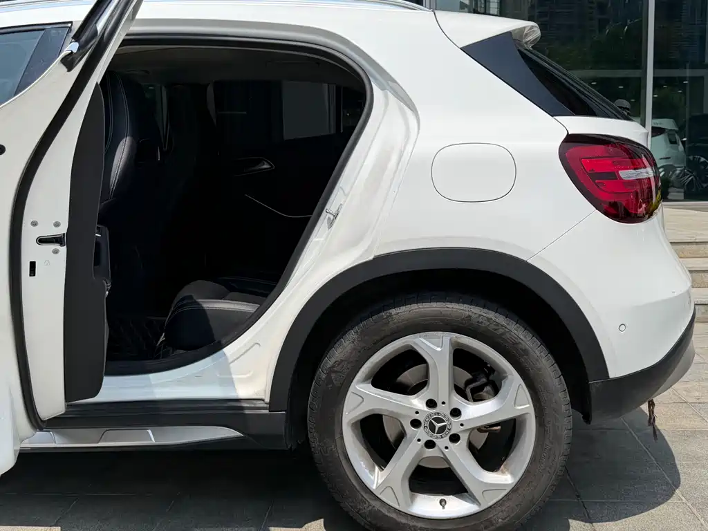 Mercedes-Benz GLA 2019