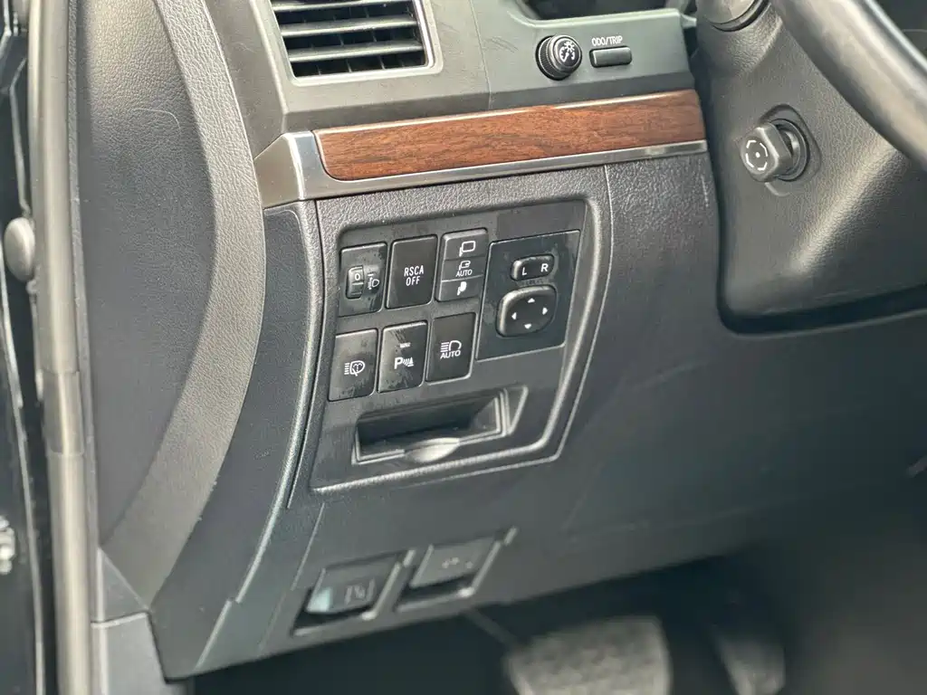 Toyota Land Cruiser 2020 — фото 19