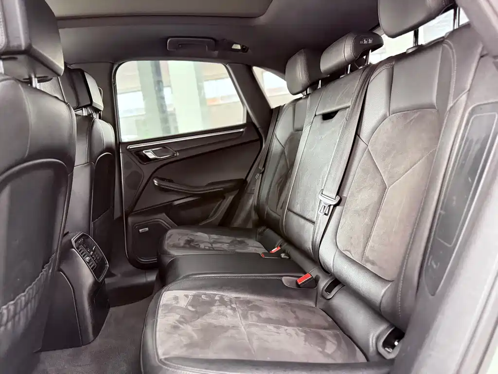 Porsche Macan 2015 — фото 11