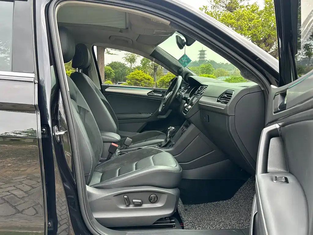 Volkswagen Tiguan L 2018 — фото 11