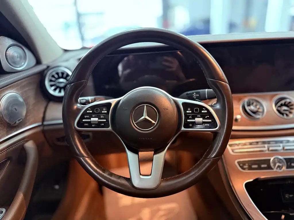 Mercedes-Benz E-Class 2019 — фото 14
