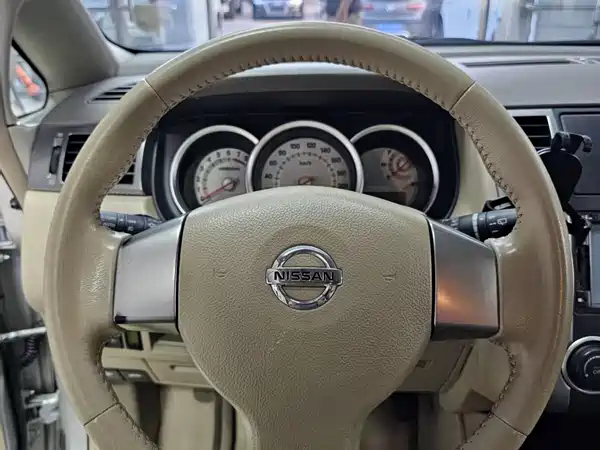 Nissan Tiida 2009