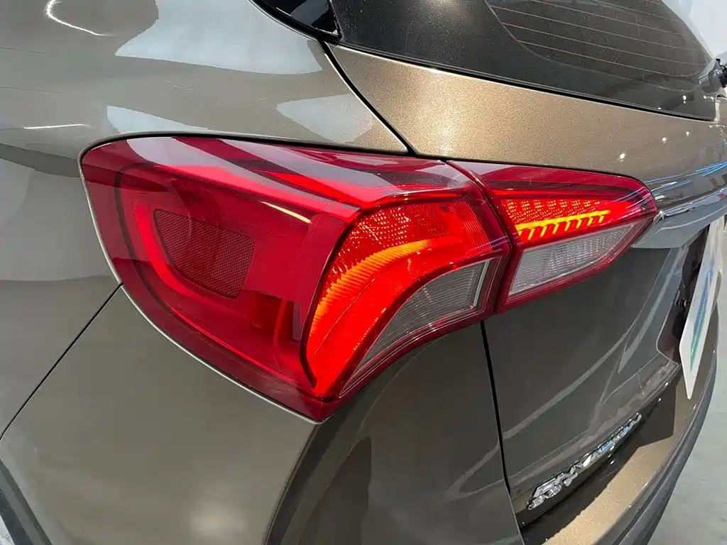 Buick Envision Plus 2018 — фото 32
