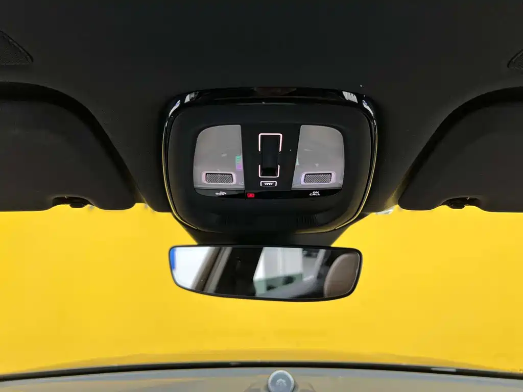 Volvo XC60 2022 — фото 22