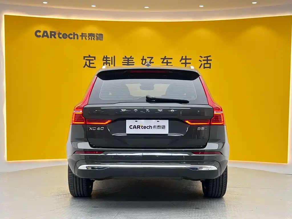 Volvo XC60 2022 — фото 27