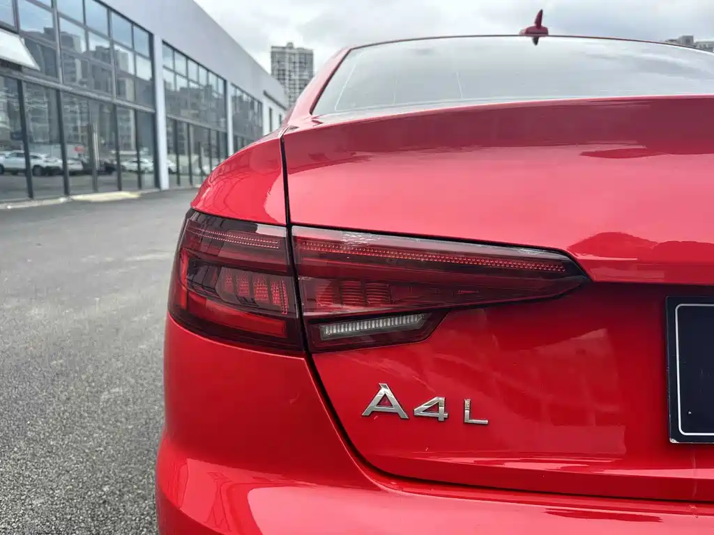 Audi A4L 2019 — фото 13