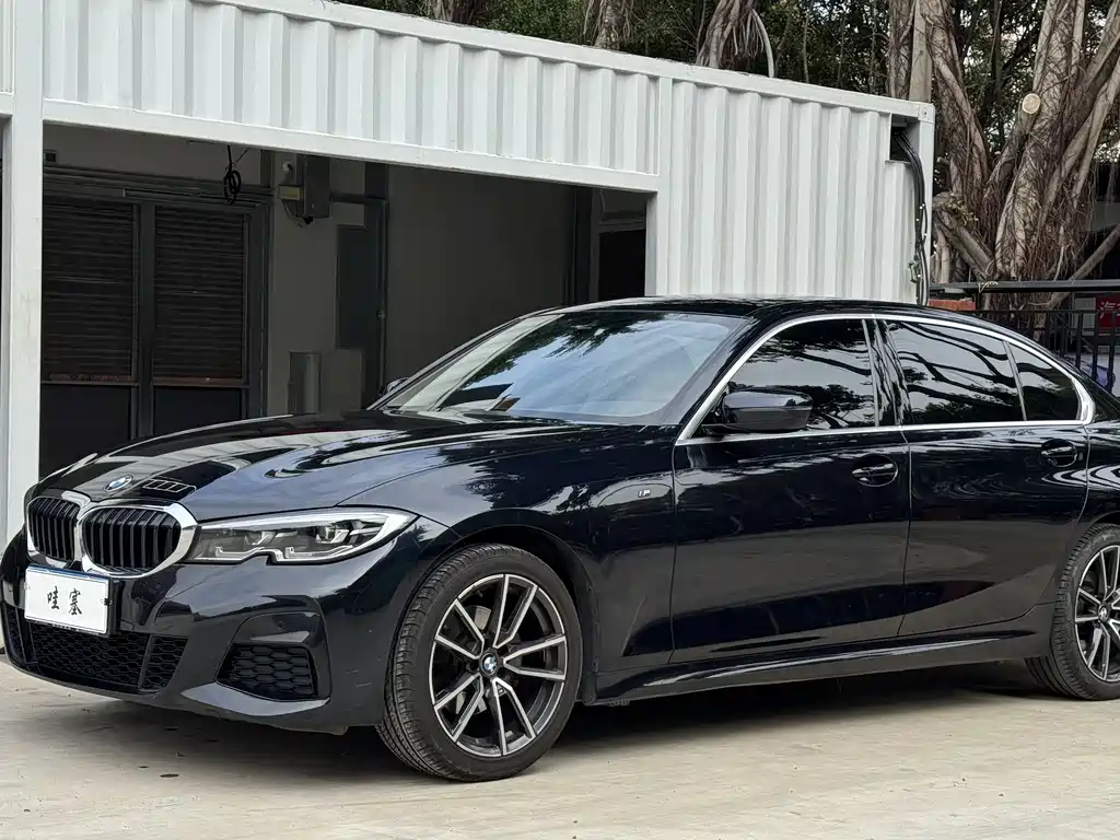 BMW 3 Series 2021 — фото 1