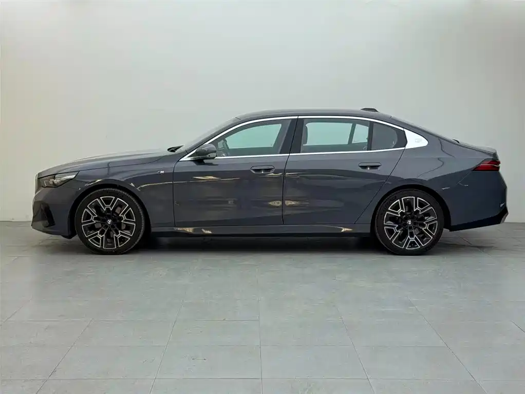 BMW 5 Series 2024