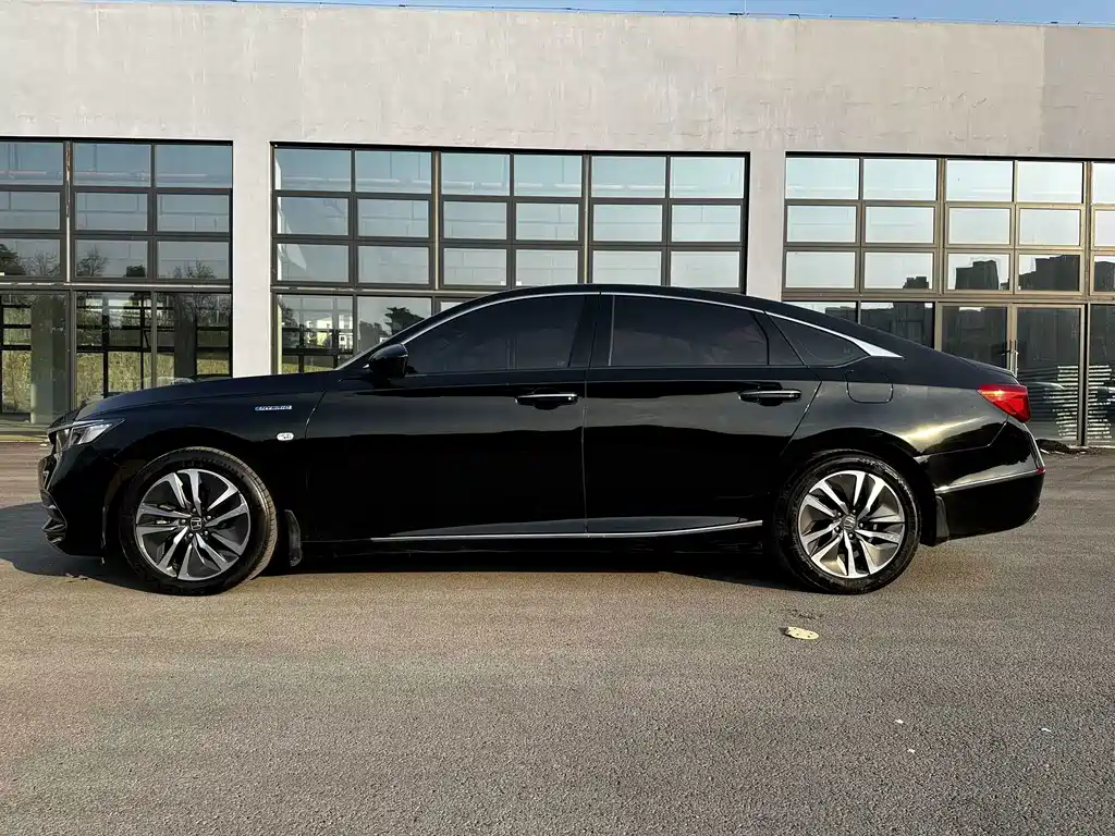 Honda Accord 2019 — фото 17