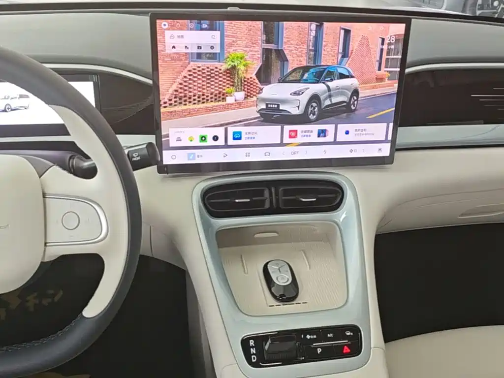Geely Galaxy Starwish 2025 — фото 13
