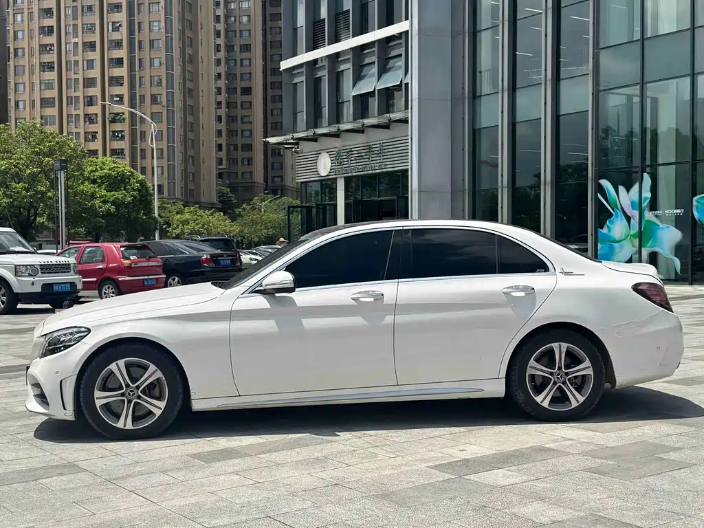Mercedes-Benz C-Class 2020 — фото 7