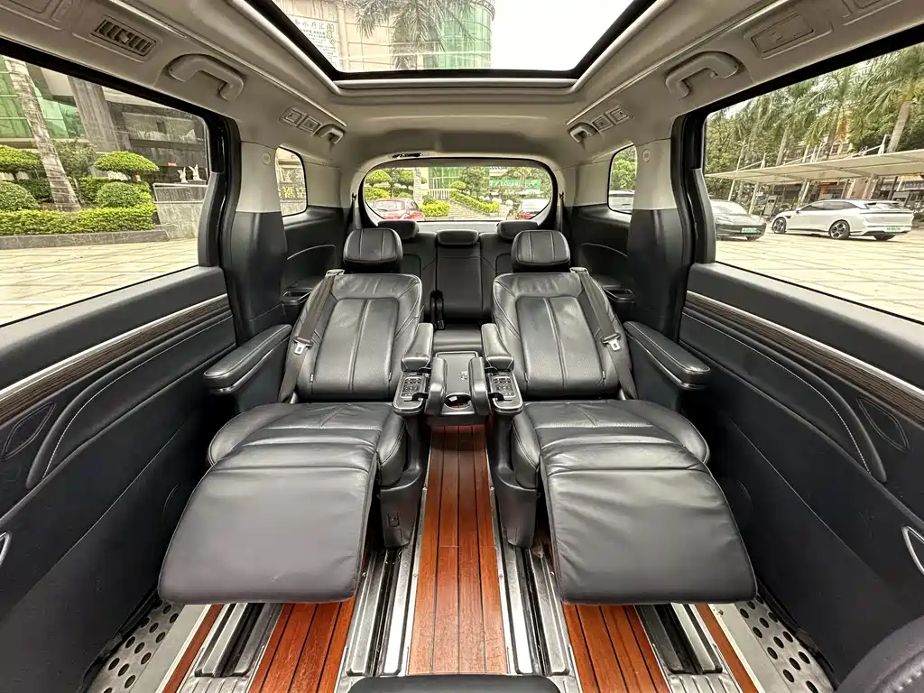 GAC Motor Trumpchi M8 2021 — фото 16