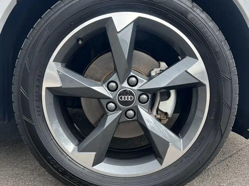 Audi Q3 2023 — фото 15