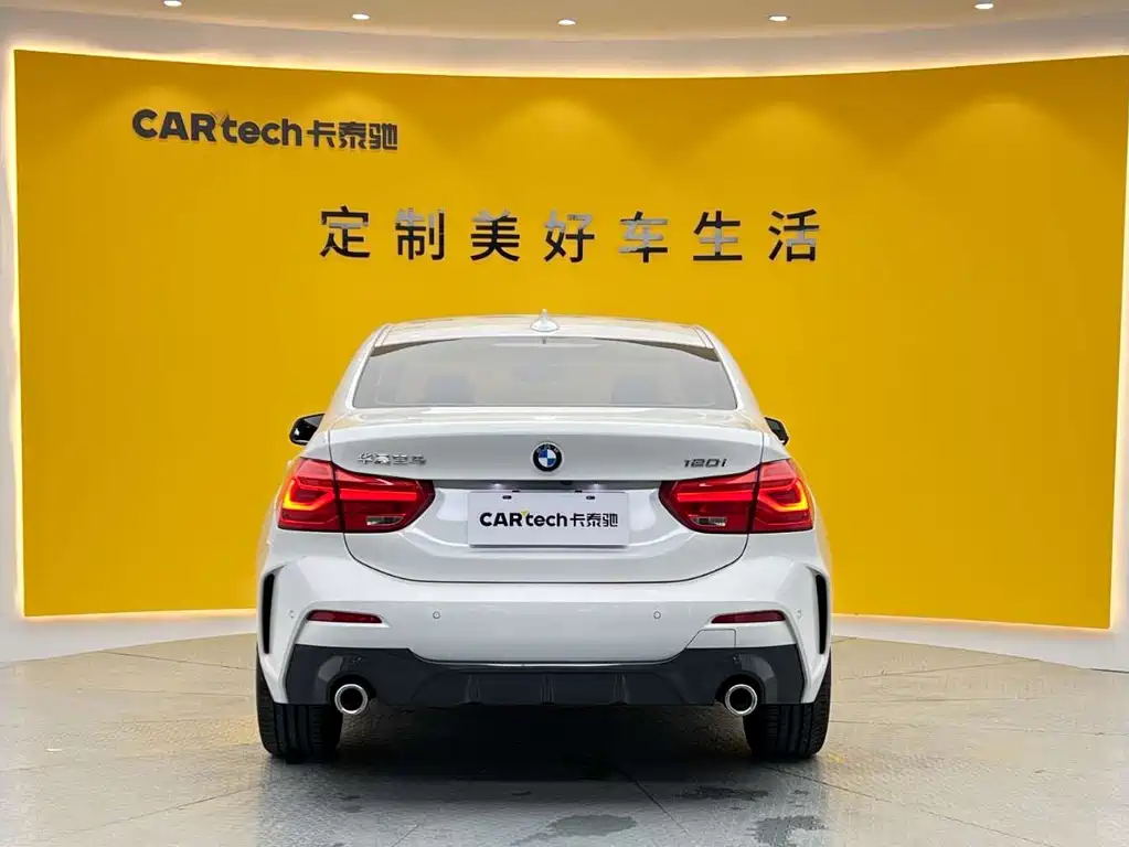 BMW 1 Series 2021 — фото 14