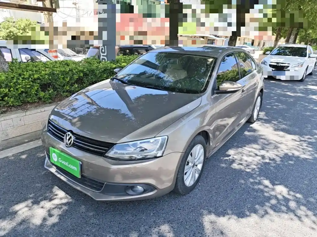 Volkswagen Sagitar 2015