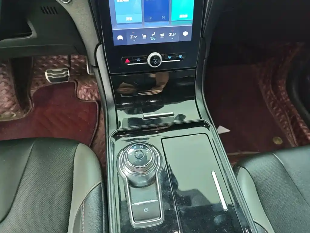 Ford Edge 2019 — фото 14