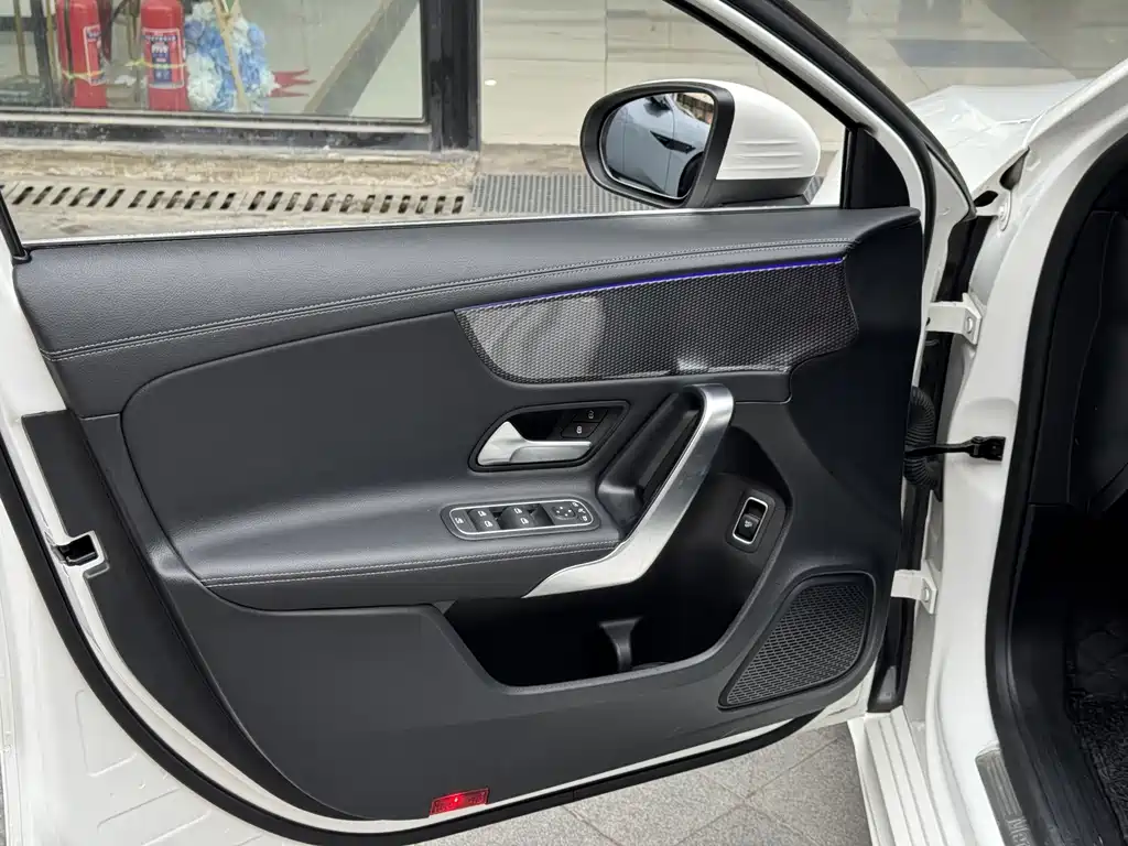 Mercedes-Benz A-Class 2022 — фото 16