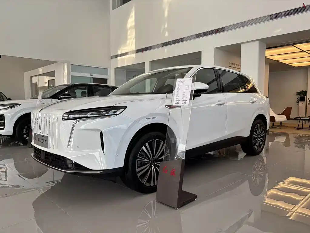Hongqi HS6 PHEV 2026 — фото 1