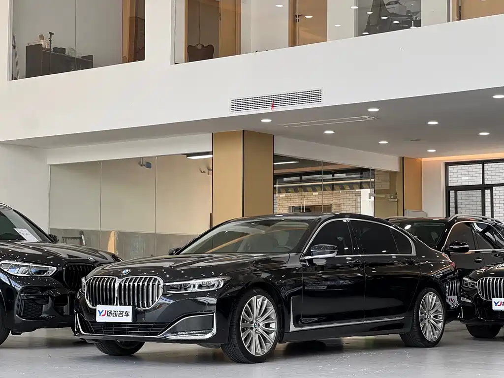 BMW 7 Series 2022 — фото 1