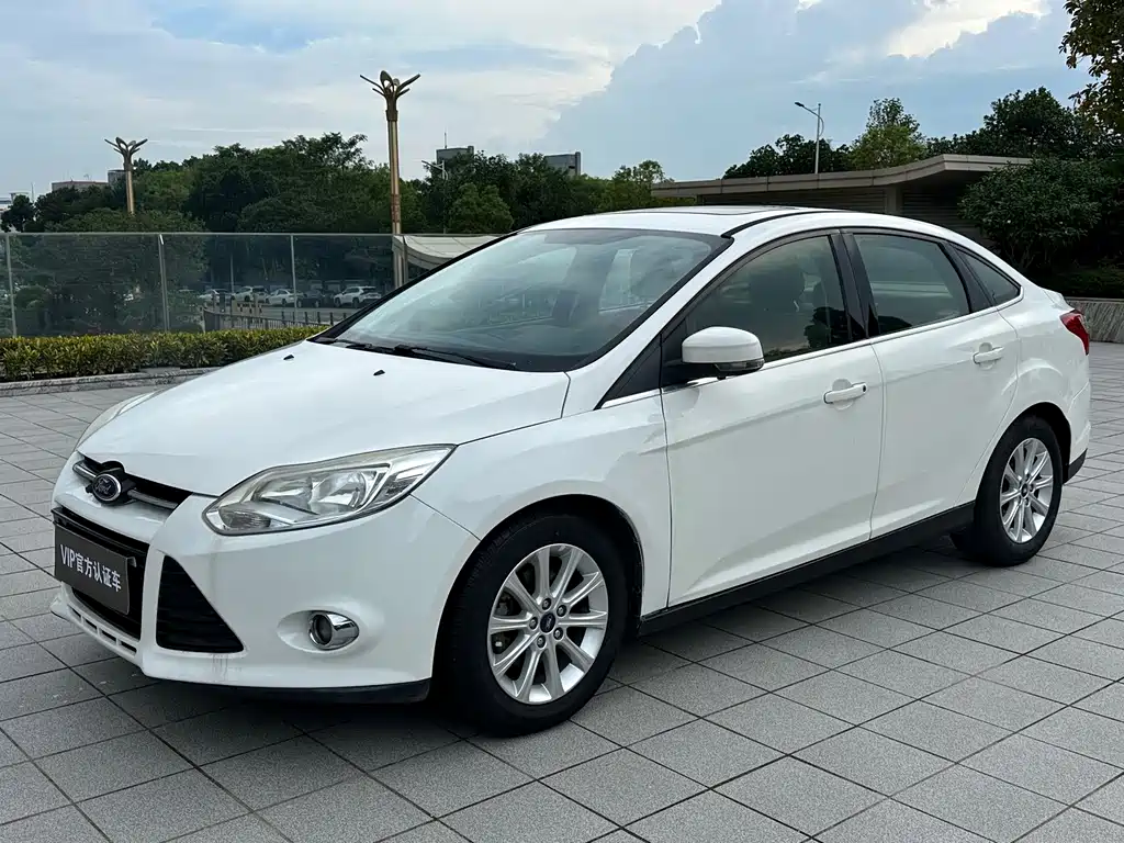 Ford Focus 2015 — фото 1