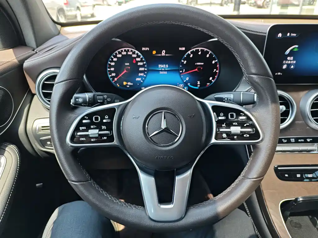 Mercedes-Benz GLC 2020 — фото 11