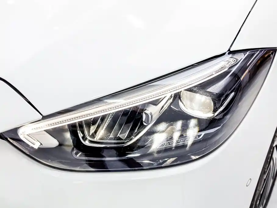 Mercedes-Benz C-Class 2023 — фото 31