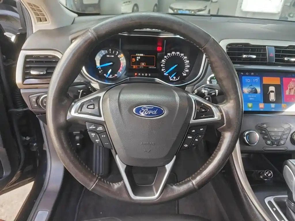 Ford Mondeo 2015 — фото 11