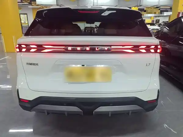 Geely Galaxy L7 2023