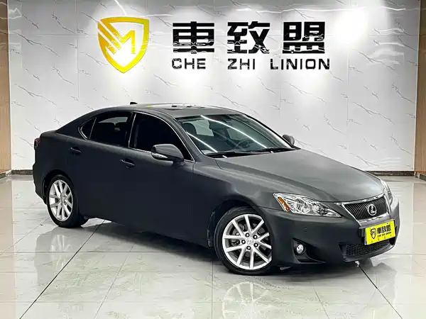 Lexus IS 2011
