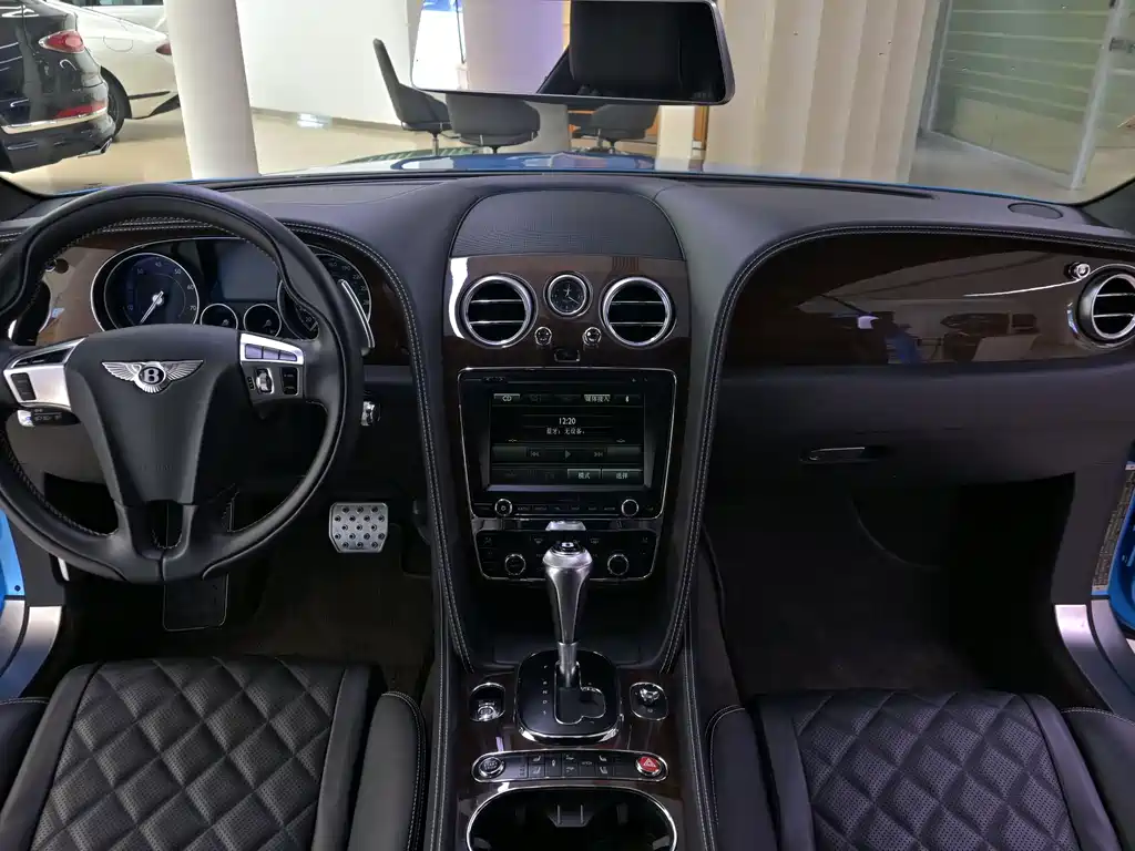 Bentley Continental 2018 — фото 14