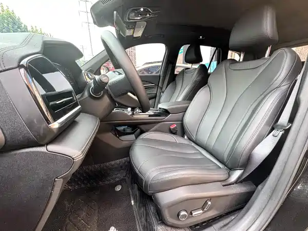 Geely Xingyue L 2025