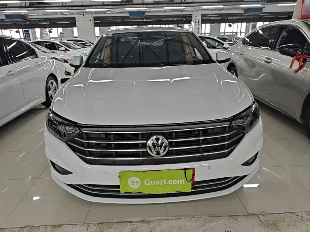 Volkswagen Sagitar 2020