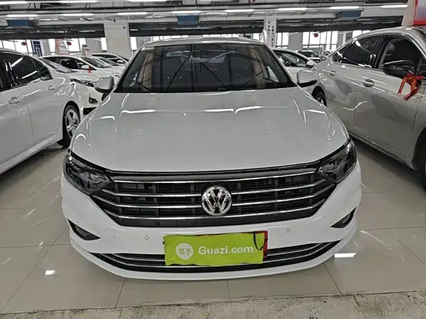 Volkswagen Sagitar 2020