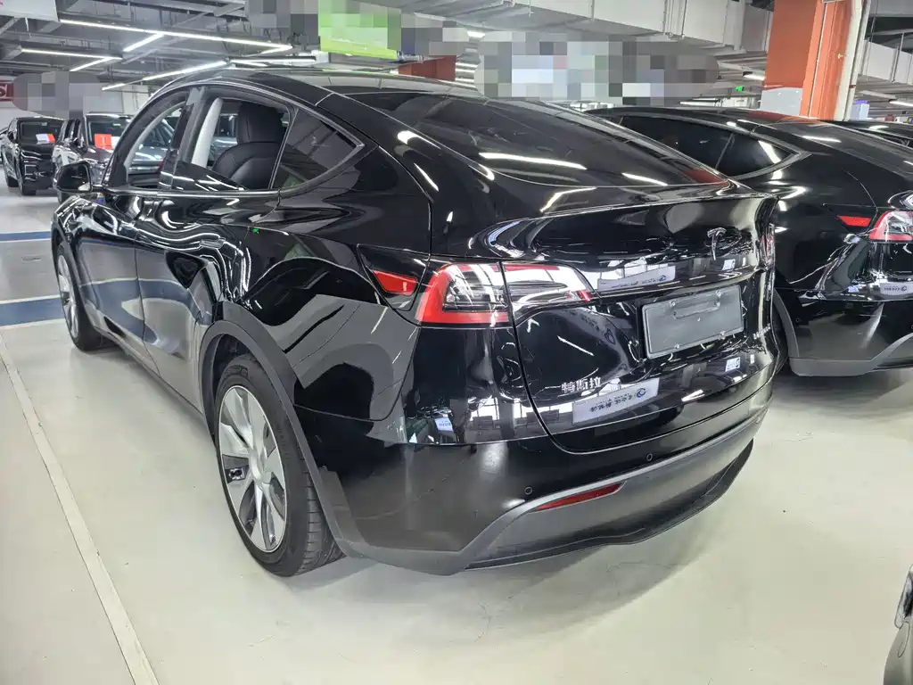 Tesla Model Y 2022 — фото 12