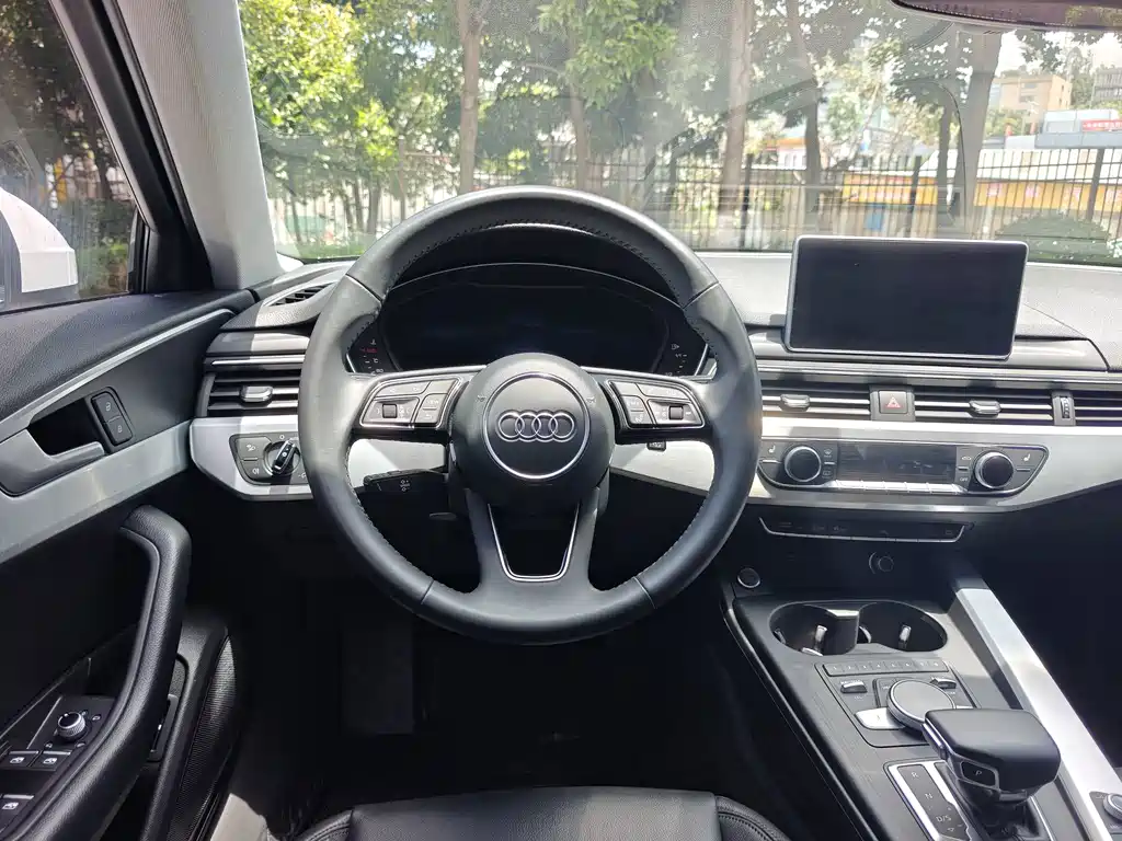 Audi A4L 2018 — фото 11