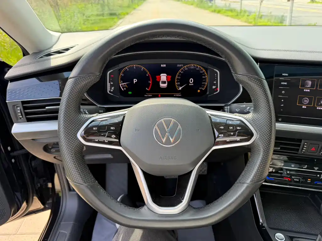 Volkswagen Passat 2023 — фото 17