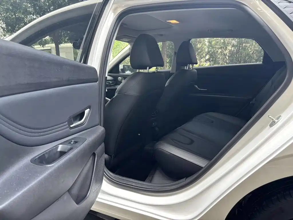 Hyundai Elantra 2023